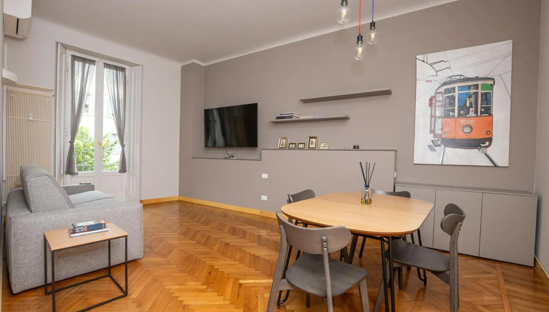 Vercelli Elegance Home Milan